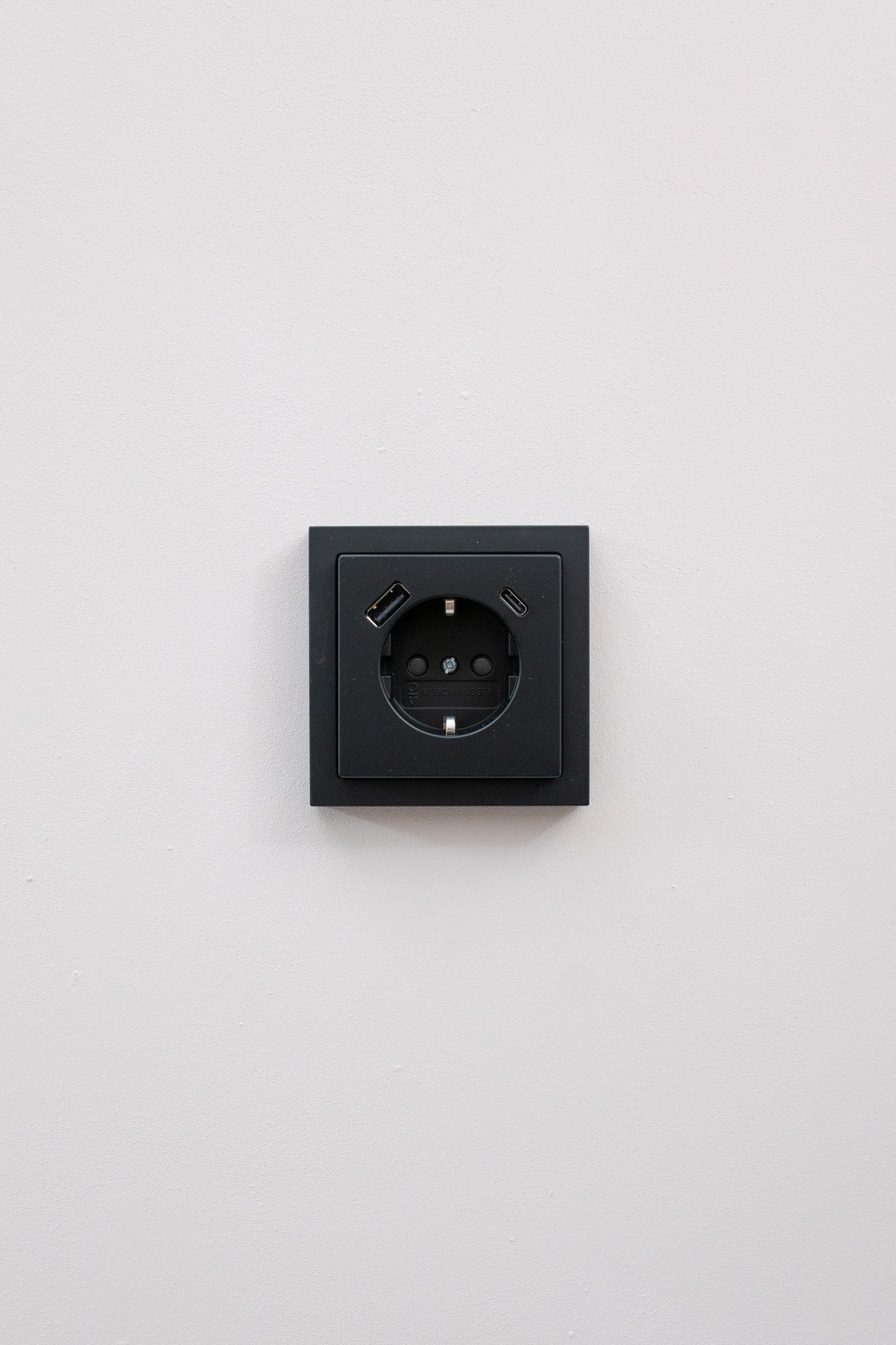 Busch Jaeger-Schwarz-Matt-Future Linear-Komfort, Uncategorized, Anders Smart