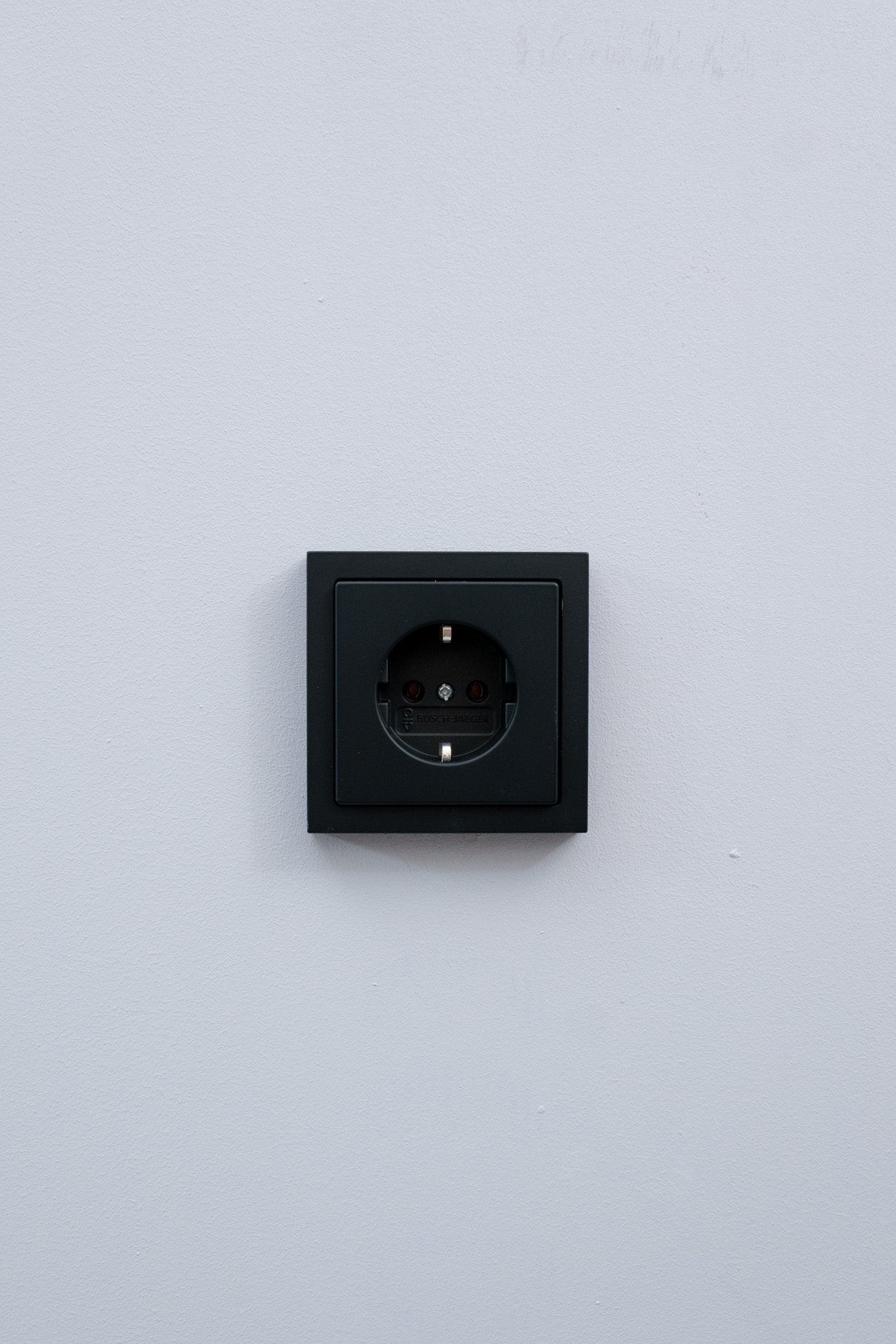Busch Jaeger-Schwarz-Matt-Future Linear-Komfort, Uncategorized, Anders Smart