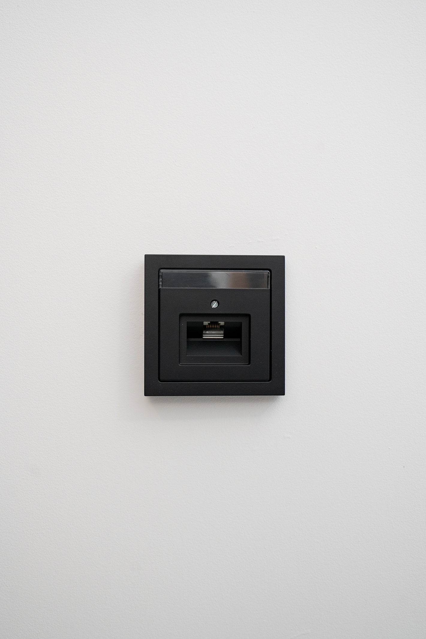 Busch Jaeger-Schwarz-Matt-Future Linear-Komfort