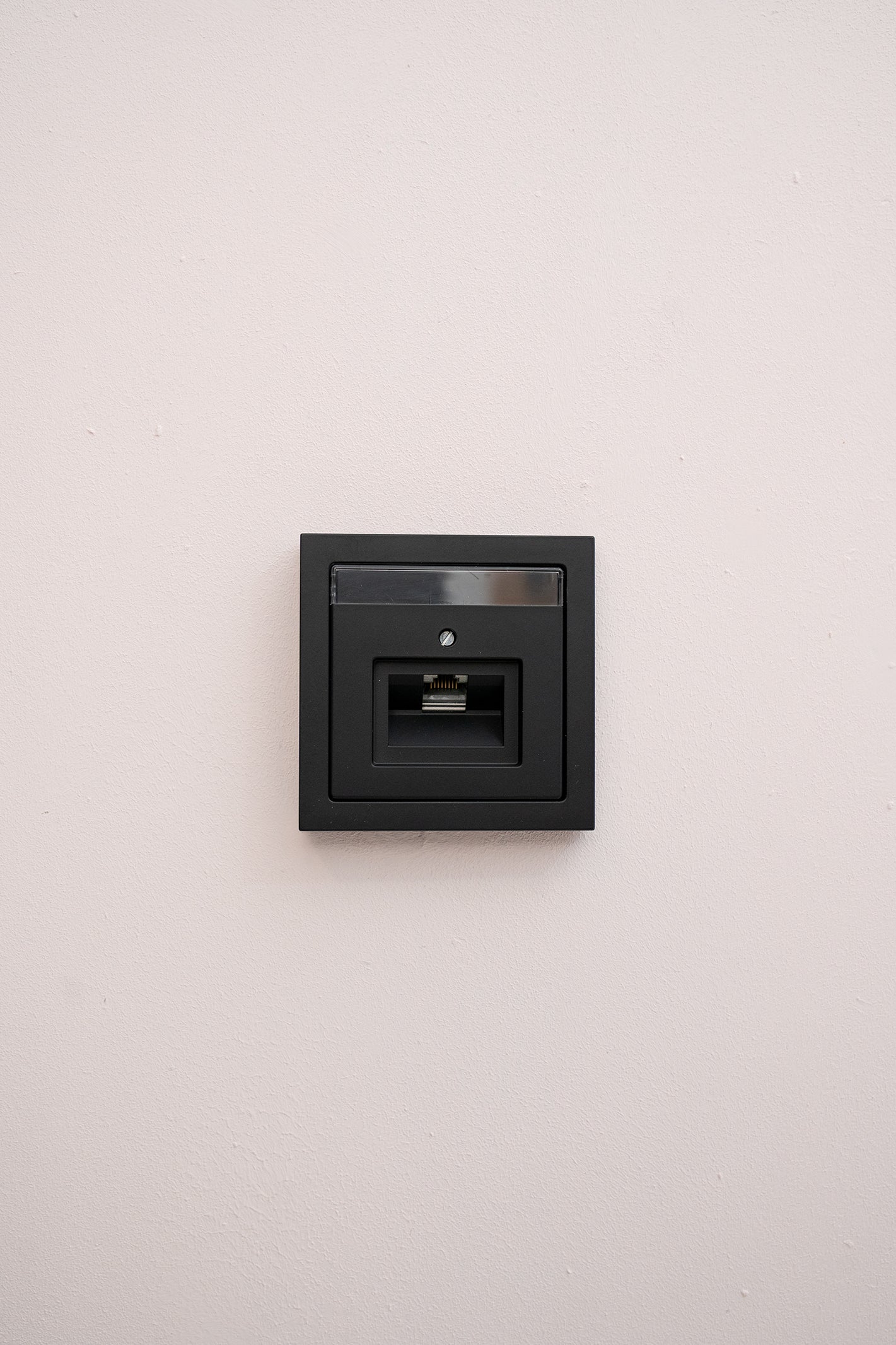 Busch Jaeger-Schwarz-Matt-Future Linear-Komfort
