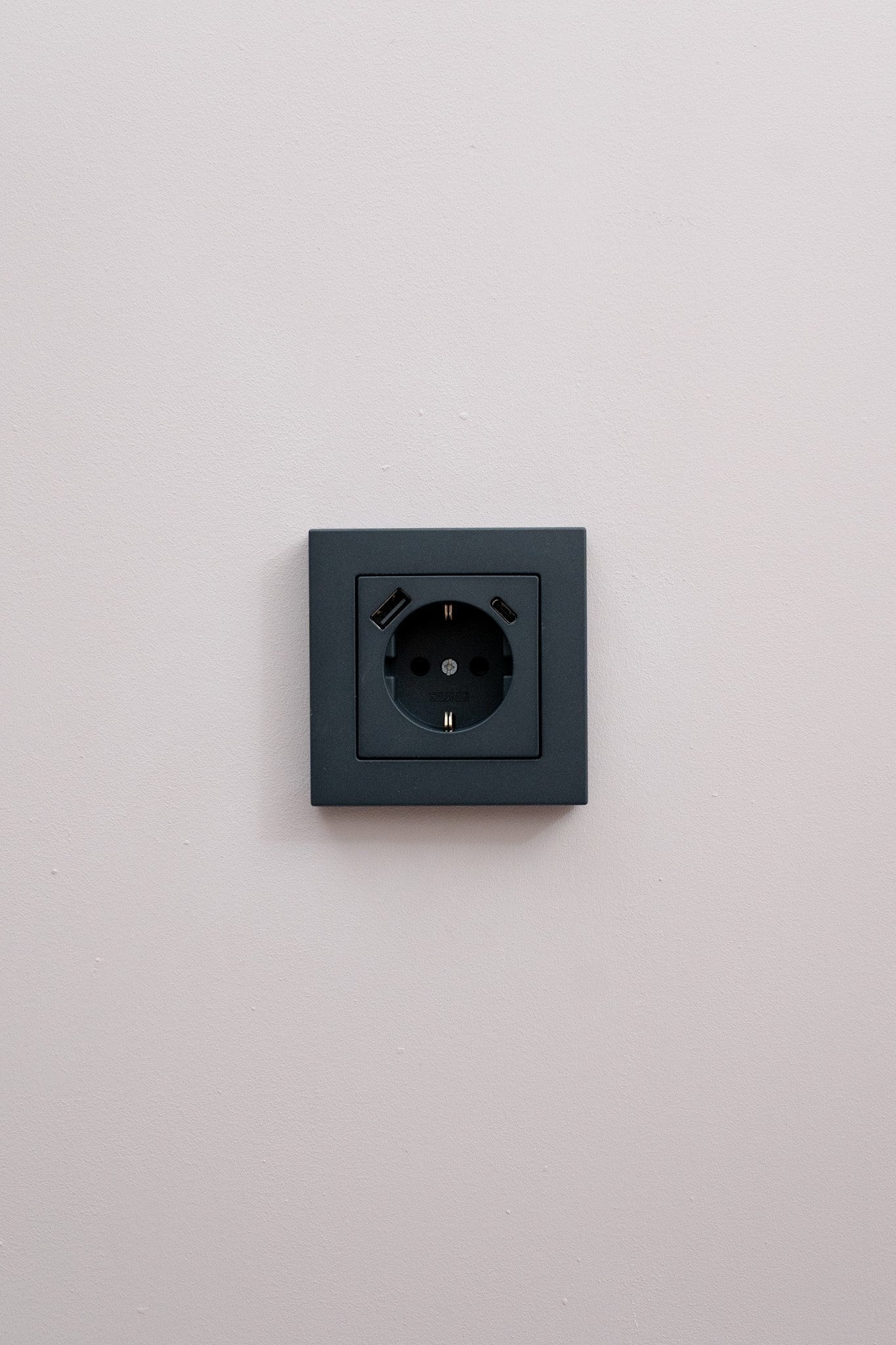 JUNG-Anthrazit-Matt-A550-Standard, Uncategorized, Anders Smart