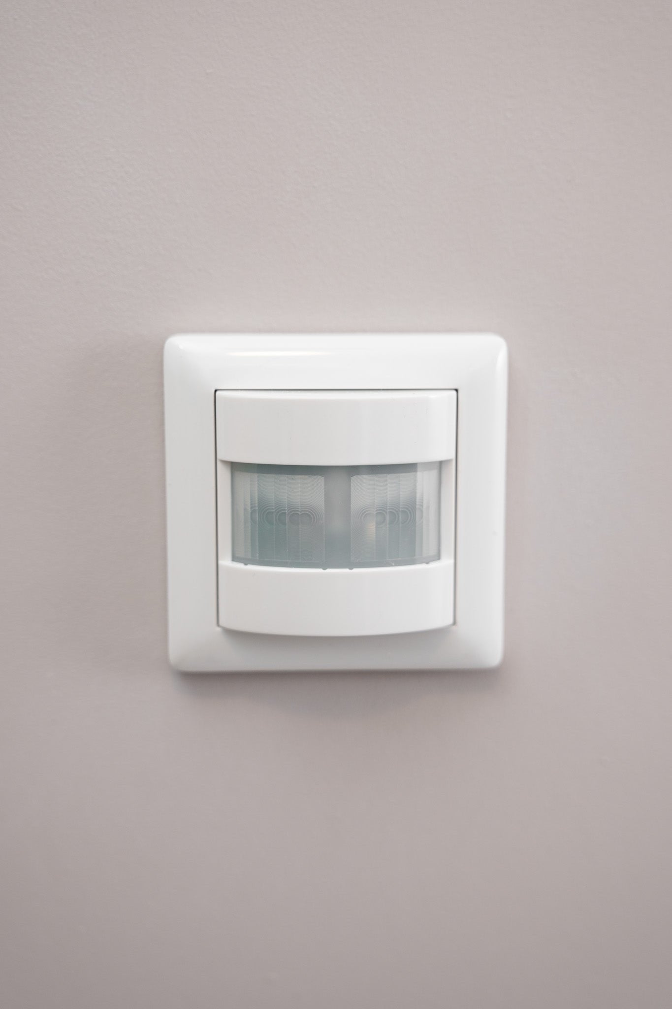Gira-Weiß-Glänzend-S55-Komfort, Uncategorized, Anders Smart