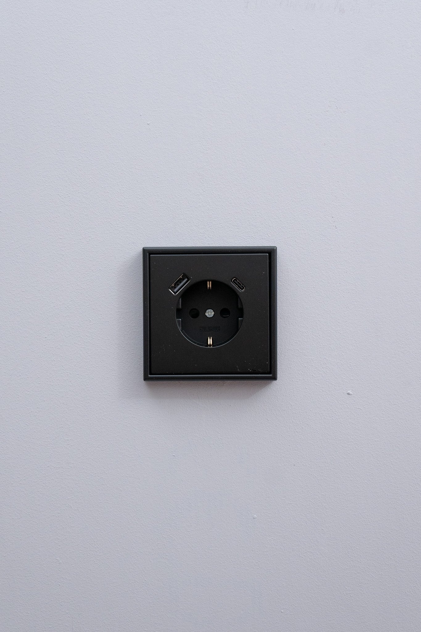 JUNG-Schwarz-Matt-LS-Komfort, Uncategorized, Anders Smart