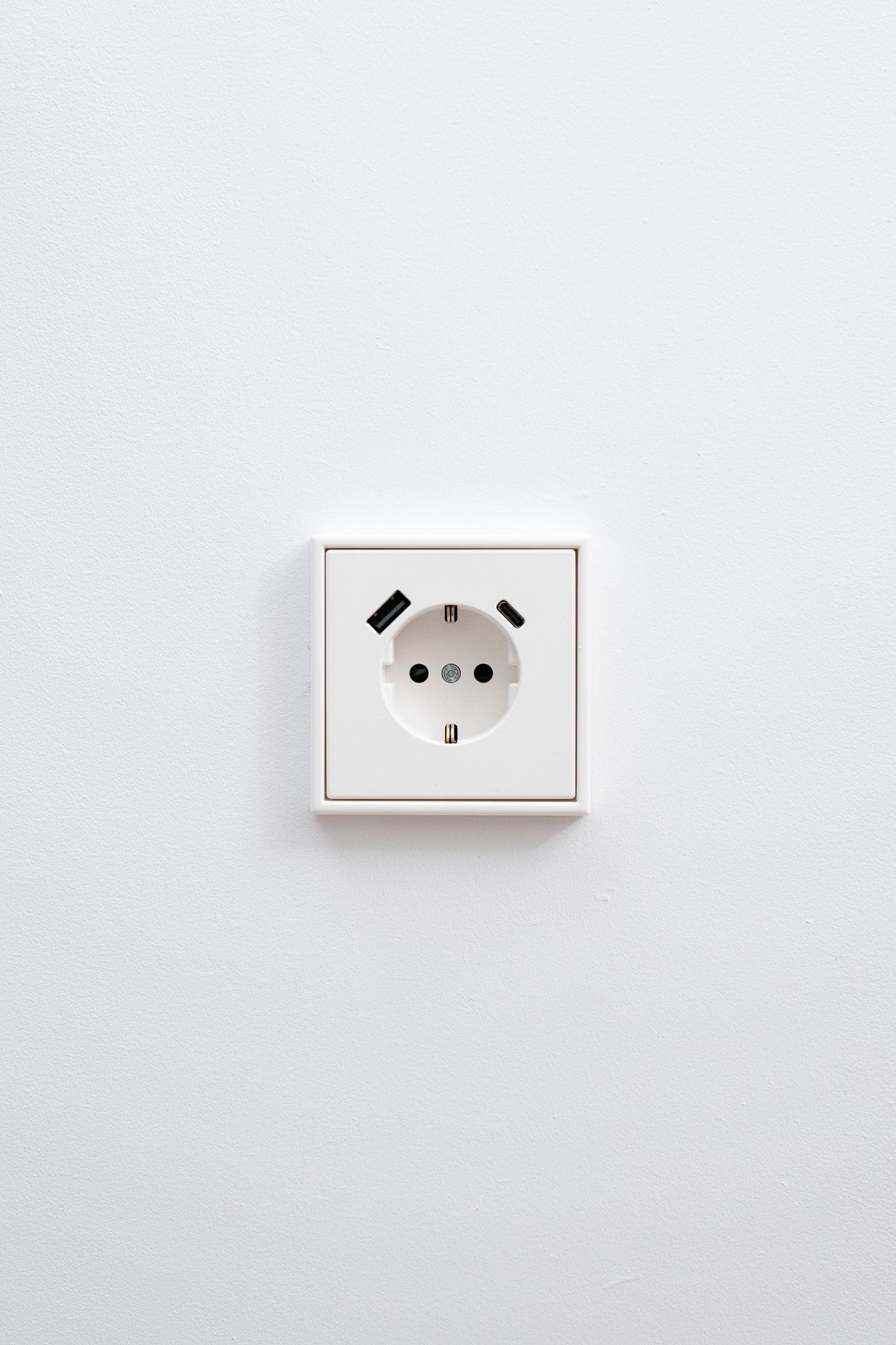 JUNG-Schneeweiß-Matt-LS-Komfort, Uncategorized, Anders Smart