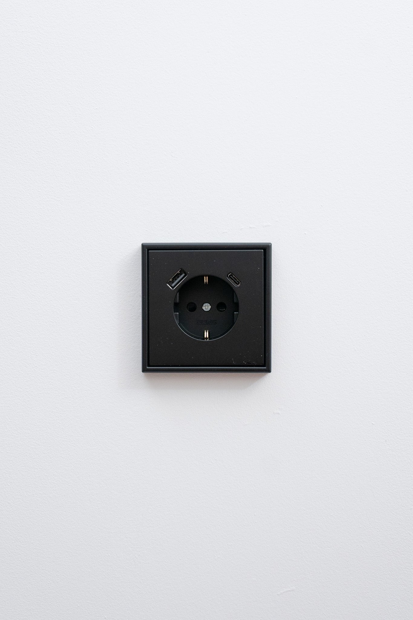 JUNG-Schwarz-Matt-LS-Komfort, Uncategorized, Anders Smart