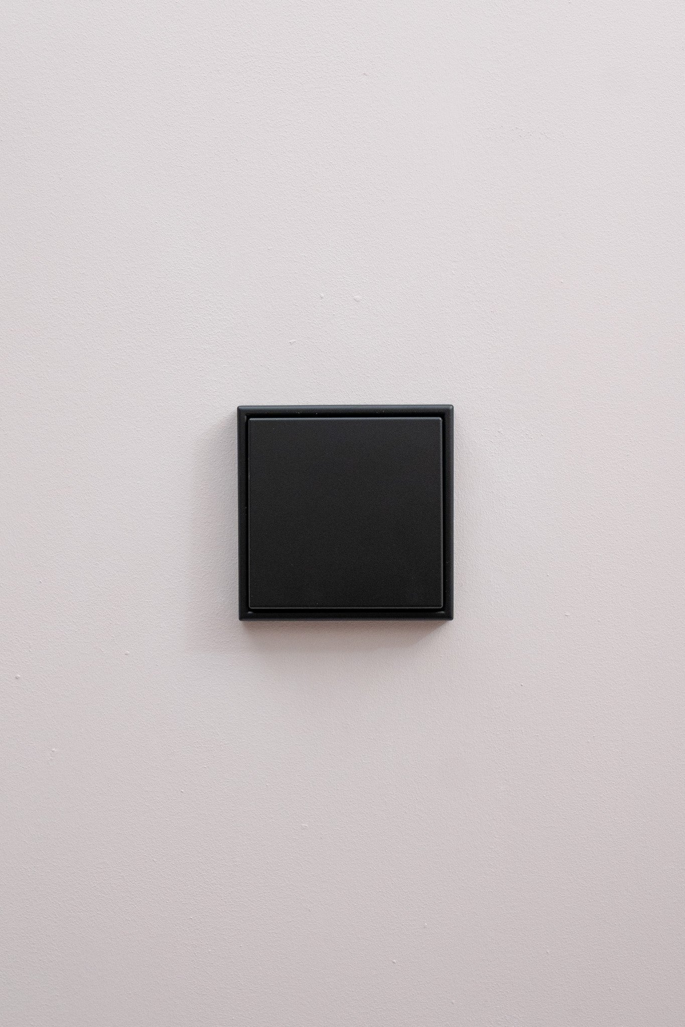 JUNG-Schwarz-Matt-LS-Standard, Uncategorized, Anders Smart