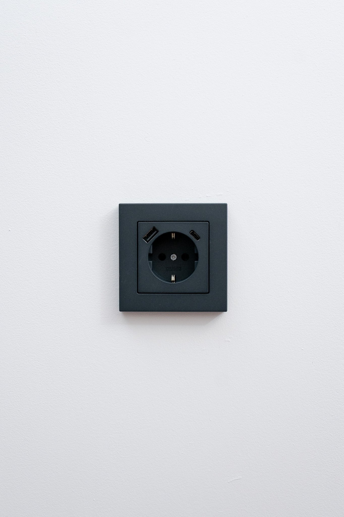JUNG-Anthrazit-Matt-A550-Komfort, Uncategorized, Anders Smart