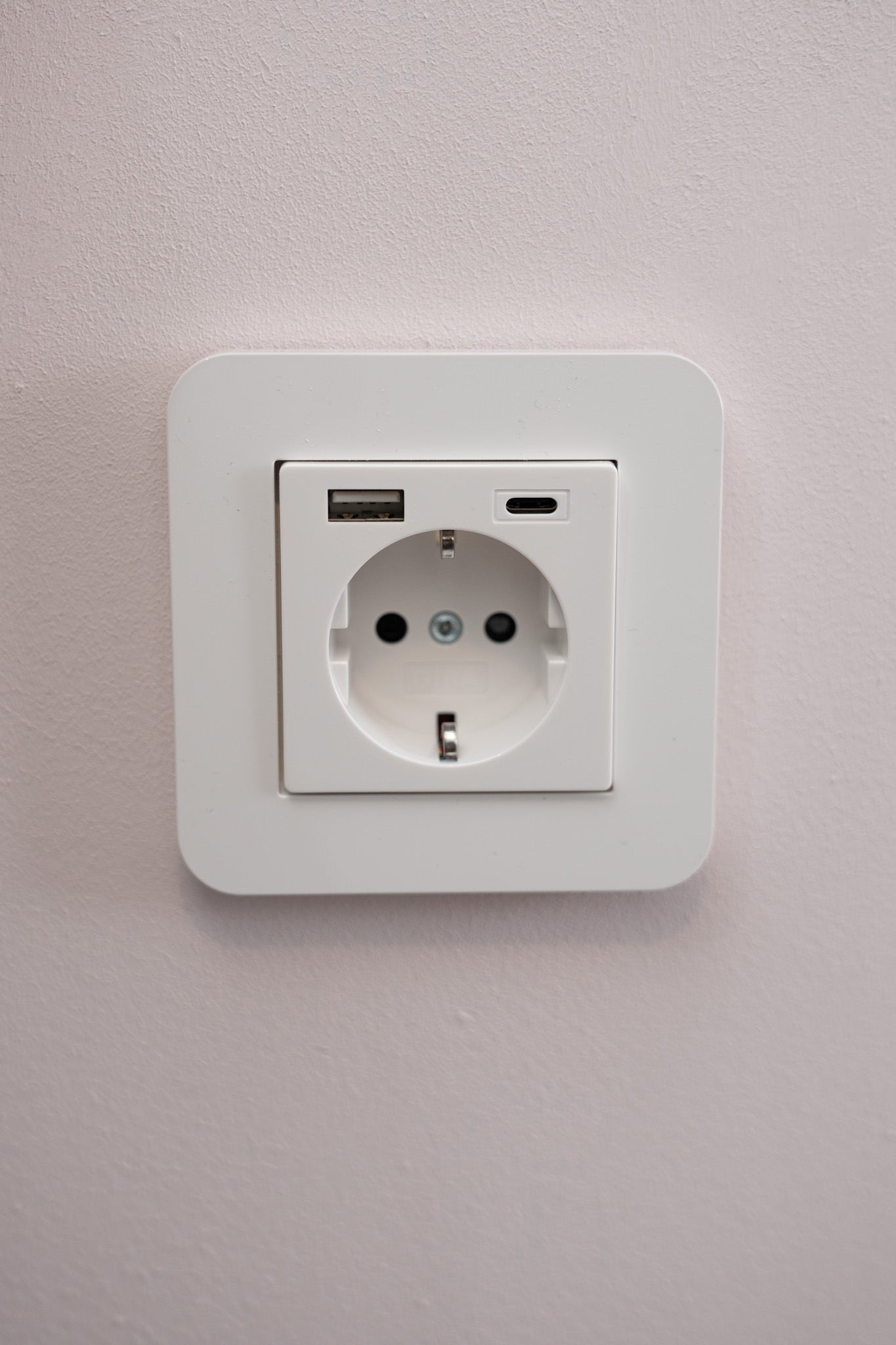 Gira-Weiß-Glänzend-E3-Komfort, Uncategorized, Anders Smart