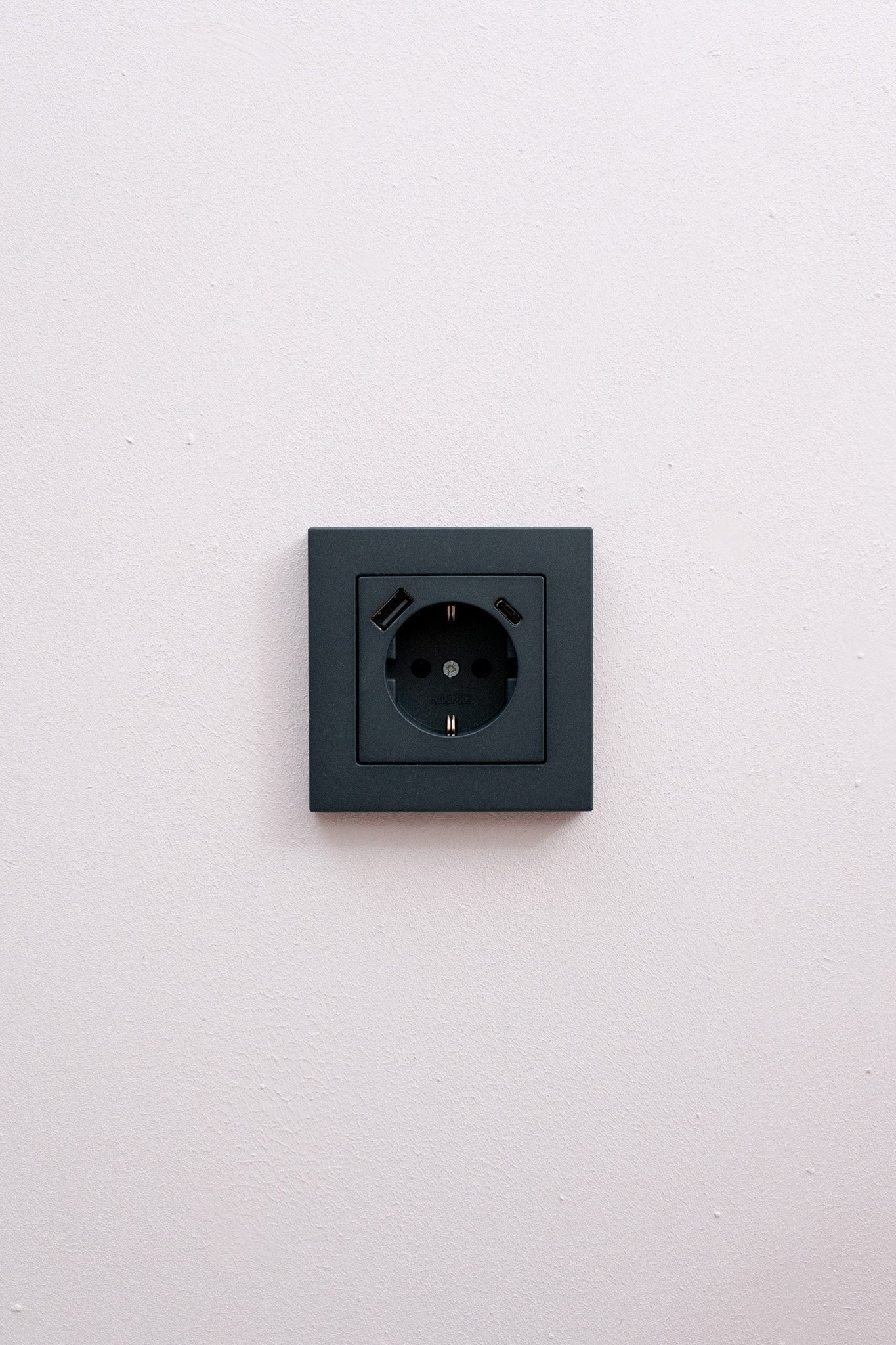 JUNG-Anthrazit-Matt-A550-Standard, Uncategorized, Anders Smart