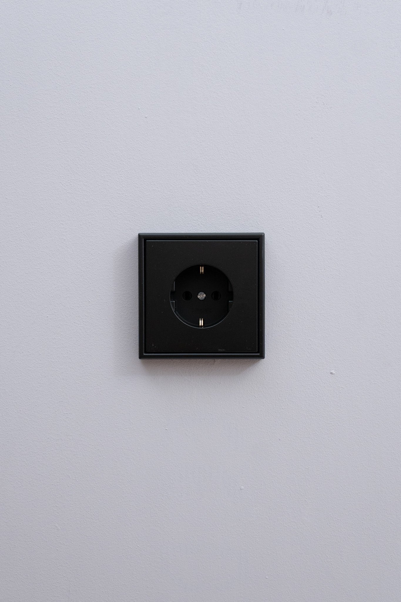 JUNG-Schwarz-Matt-LS-Standard, Uncategorized, Anders Smart