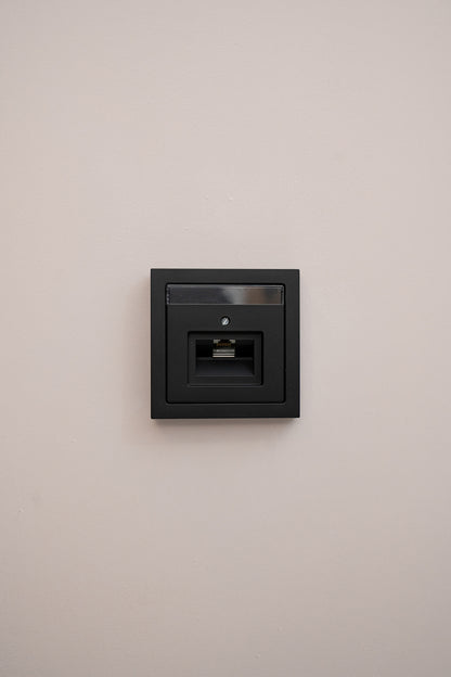 Busch Jaeger-Schwarz-Matt-Future Linear-Komfort