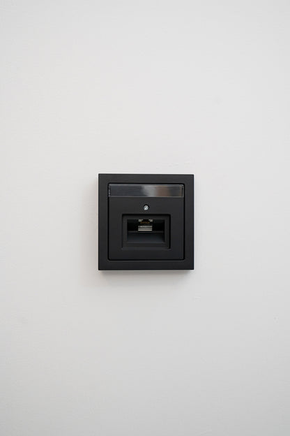 Busch Jaeger-Schwarz-Matt-Future Linear-Komfort