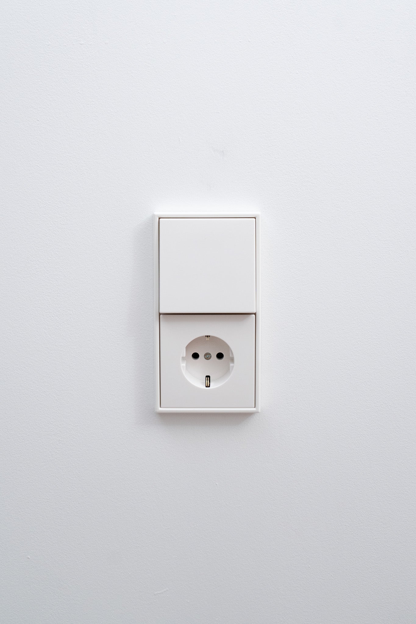JUNG BT LS 17102 P WWM Wippe 2t Jalousie  weiß matt, Shutters, Anders Smart 