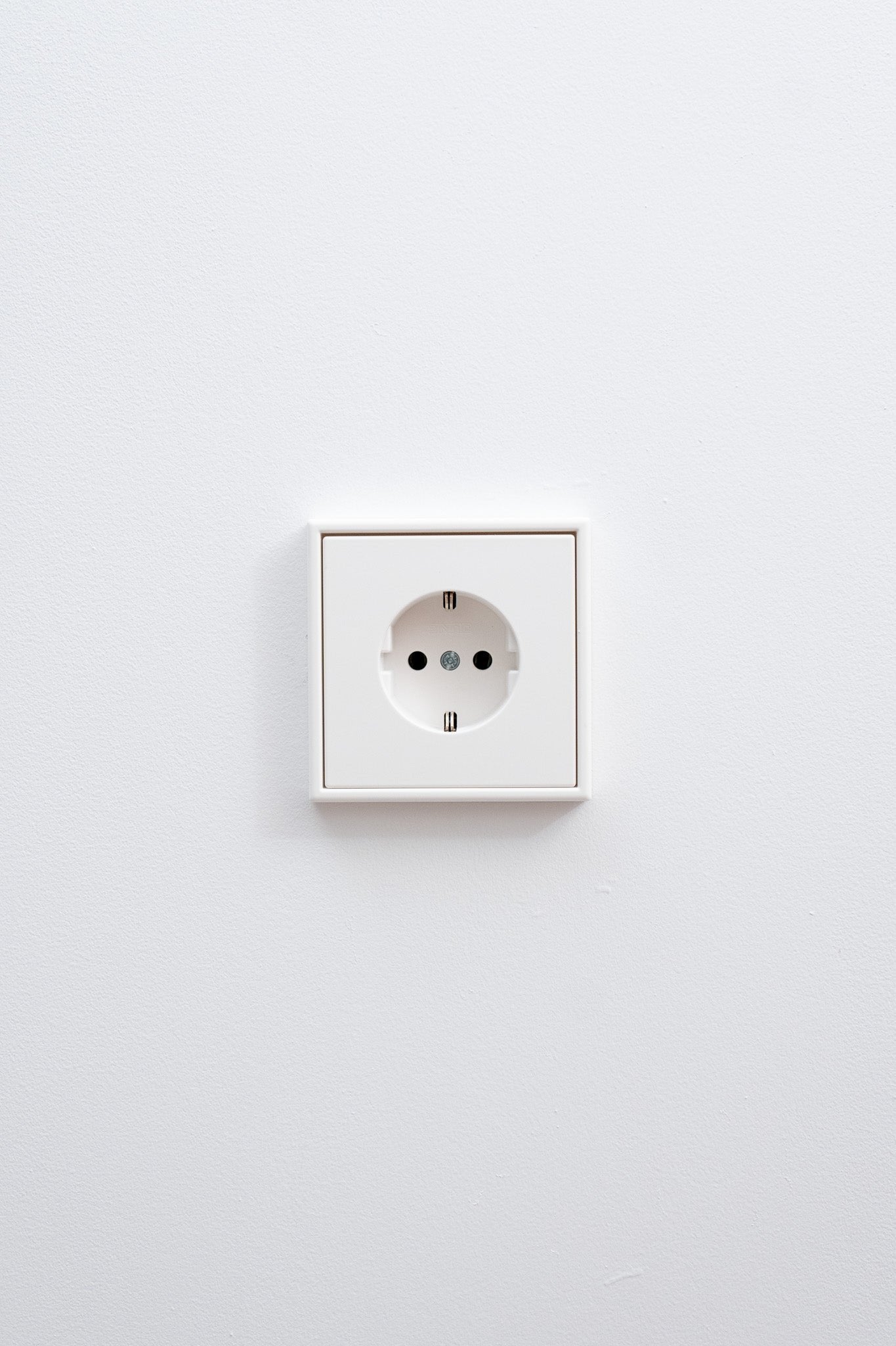 JUNG-Schneeweiß-Matt-LS-Standard, Uncategorized, Anders Smart