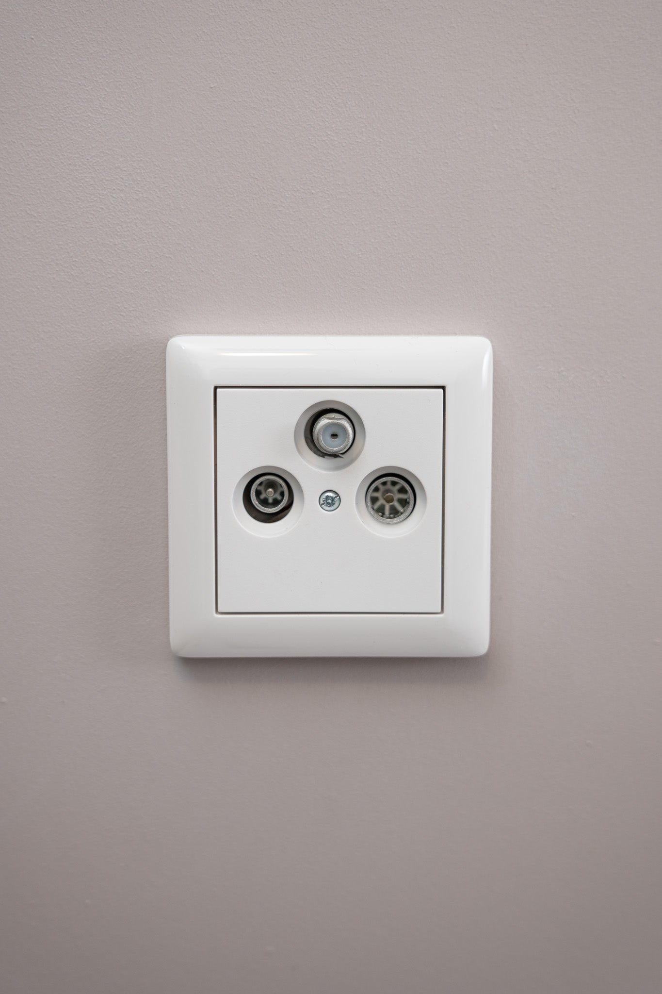 Gira-Weiß-Glänzend-S55-Standard, Uncategorized, Anders Smart