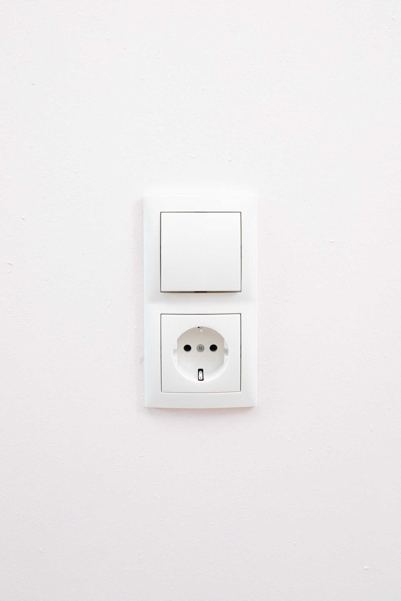Berker-Polarweiß-Glänzend-S.1-Standard, Uncategorized, Anders Smart