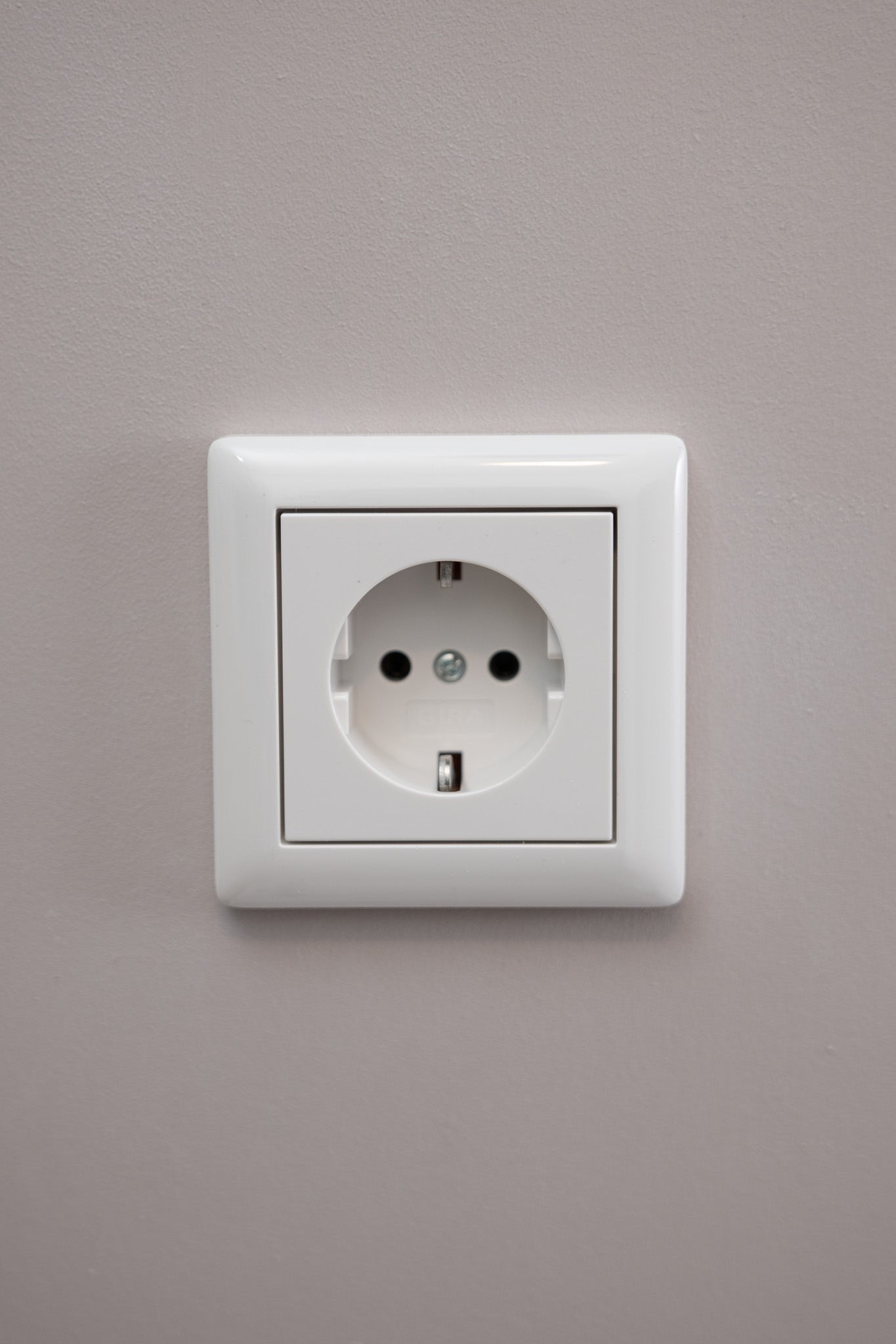Gira-Weiß-Glänzend-S55-Standard, Uncategorized, Anders Smart