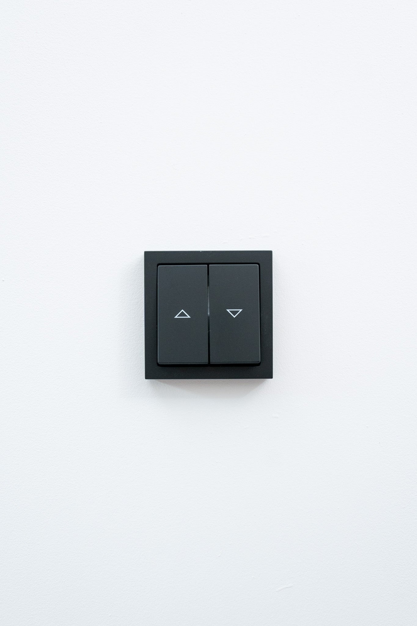 Jalousie-Busch Jaeger-Schwarz-Matt-Future Linear, Uncategorized, Anders Smart