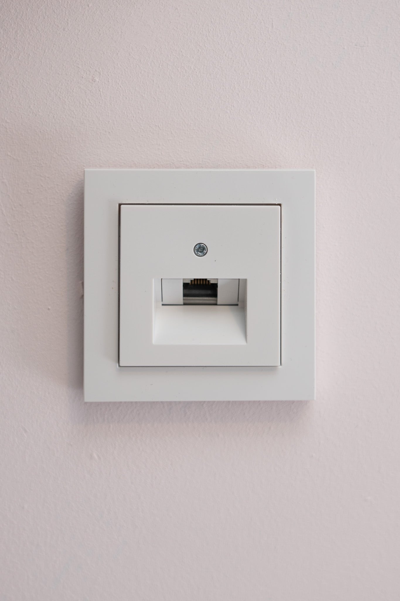Gira-Weiß-Glänzend-E2-Standard, Uncategorized, Anders Smart