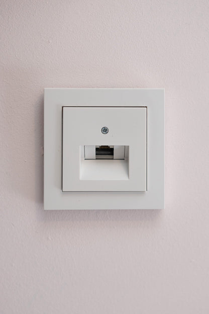 Gira-Weiß-Glänzend-E2-Standard, Uncategorized, Anders Smart