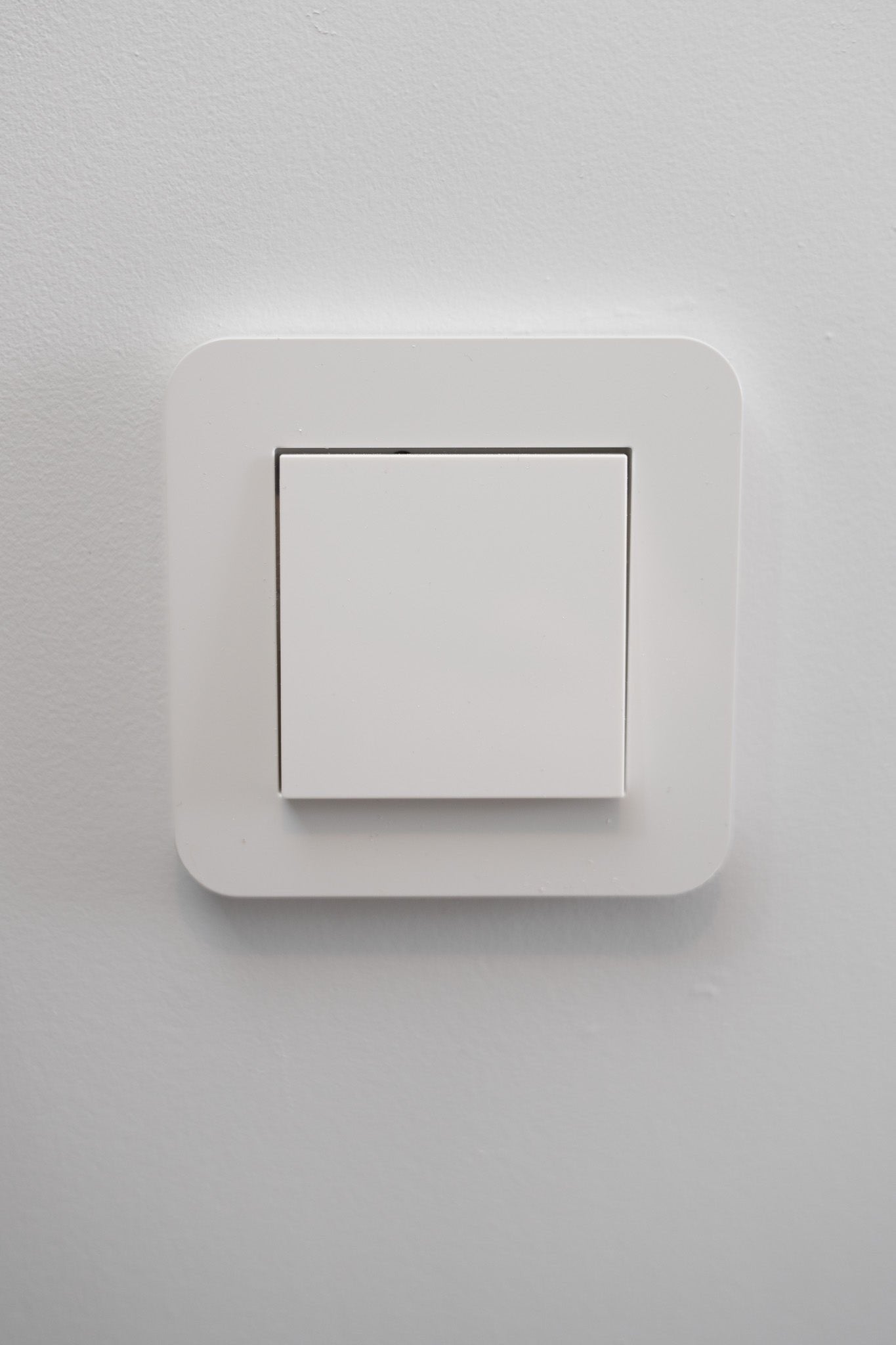 Gira-Weiß-Glänzend-E3-Standard, Uncategorized, Anders Smart