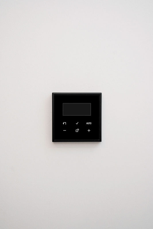 RTF-Digital-JUNG-Schwarz-Matt-LS, Uncategorized, Anders Smart