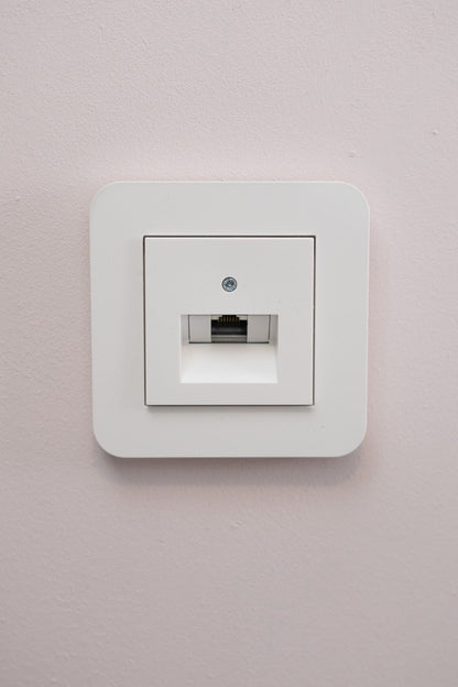 Gira-Weiß-Glänzend-E3-Standard, Uncategorized, Anders Smart