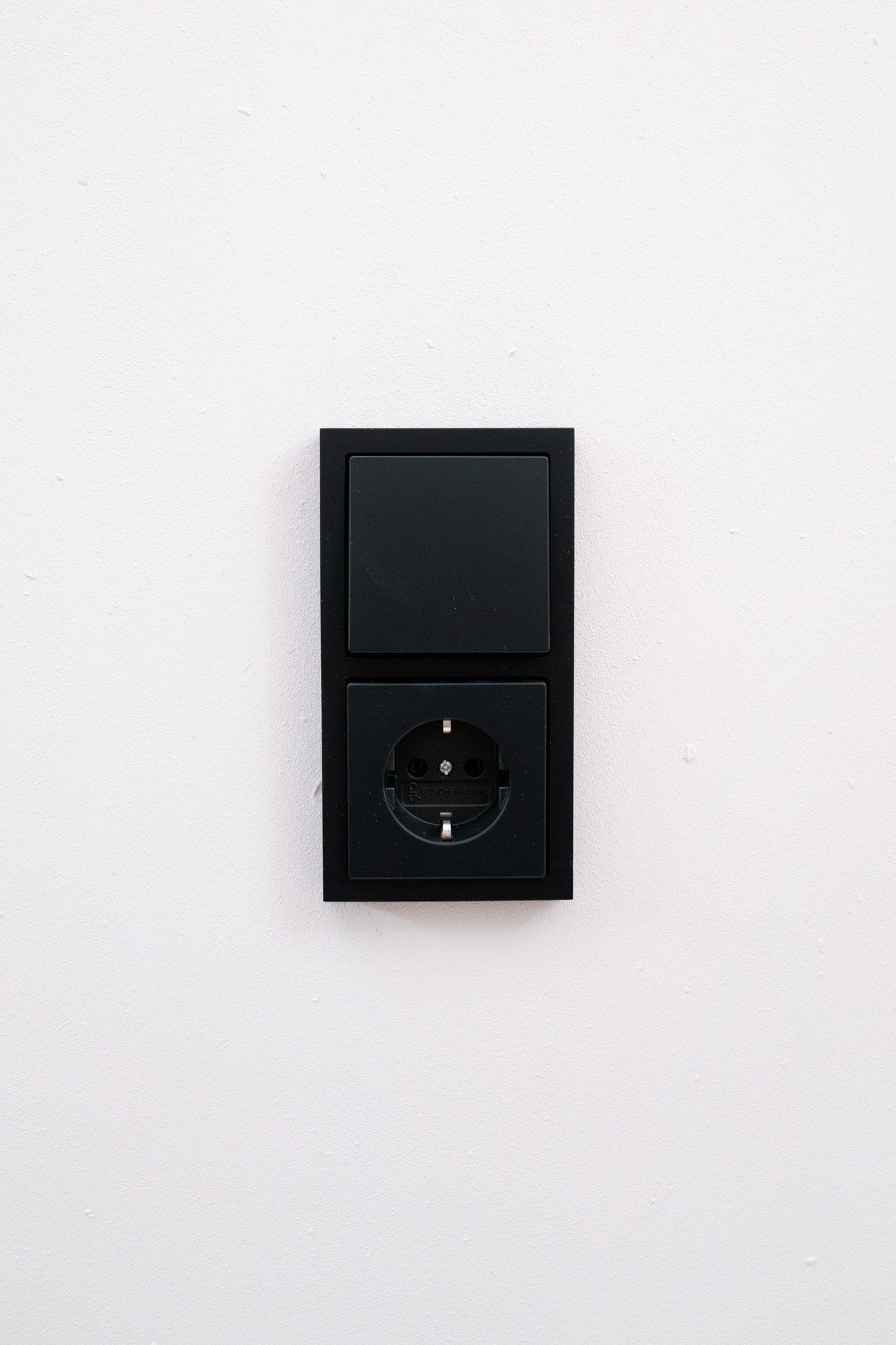Busch Jaeger-Schwarz-Matt-Future Linear-Standard, Uncategorized, Anders Smart
