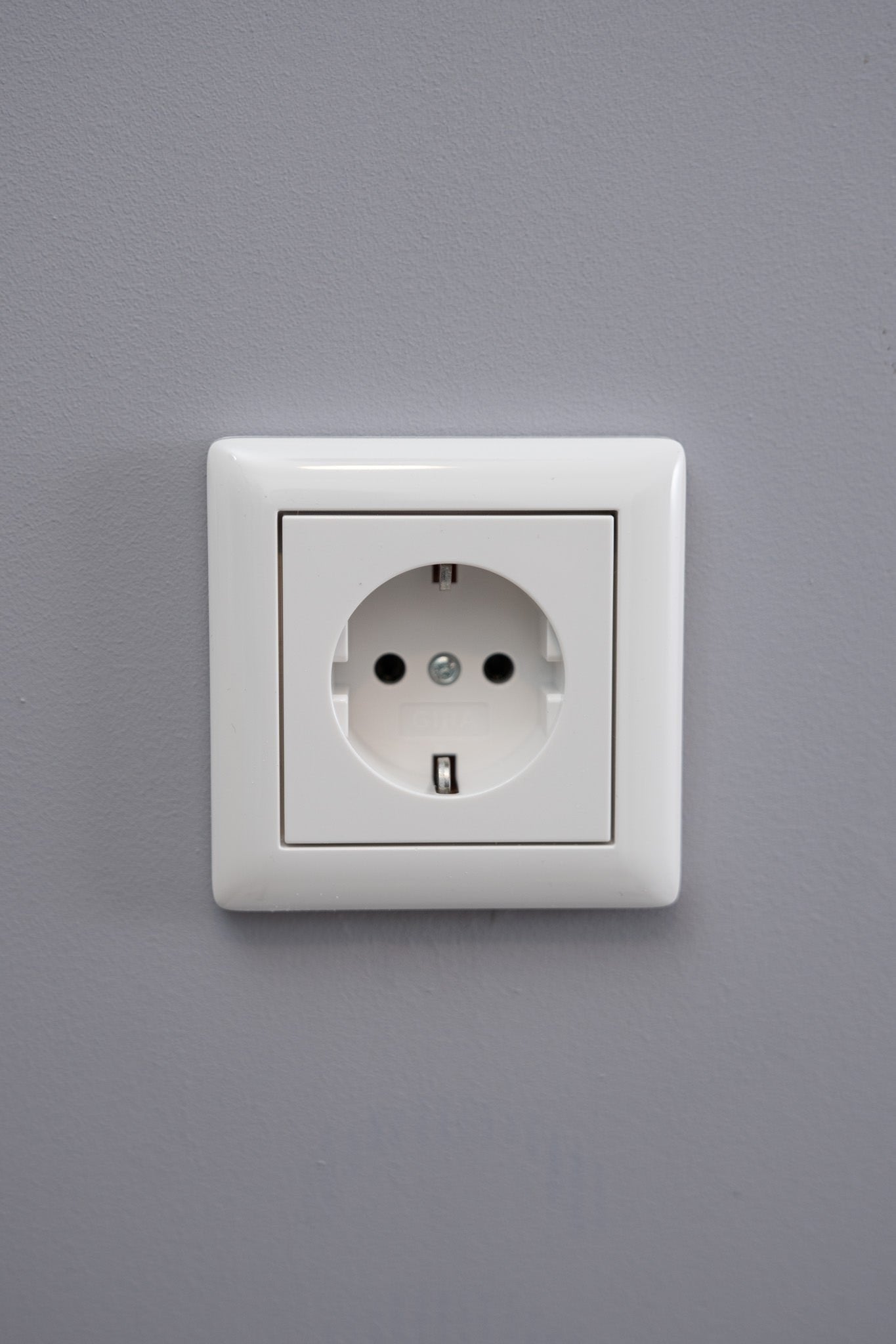 Gira-Weiß-Glänzend-S55-Standard, Uncategorized, Anders Smart