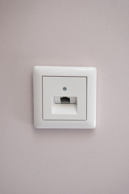 Gira-Weiß-Glänzend-S55-Komfort, Uncategorized, Anders Smart