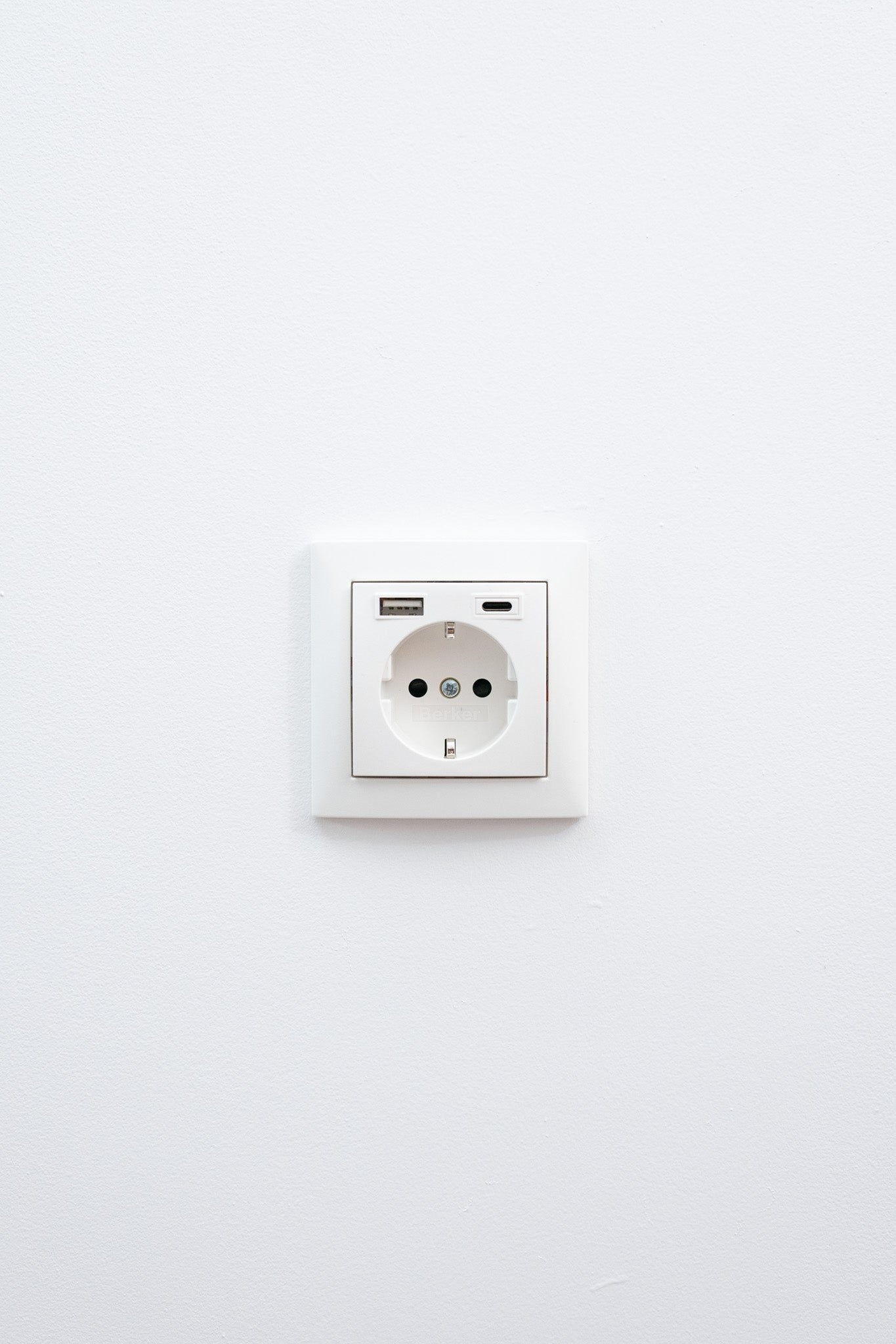 Berker-Polarweiß-Matt-S.1-Luxus, Uncategorized, Anders Smart