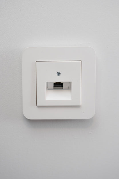 Gira-Weiß-Glänzend-E3-Standard, Uncategorized, Anders Smart