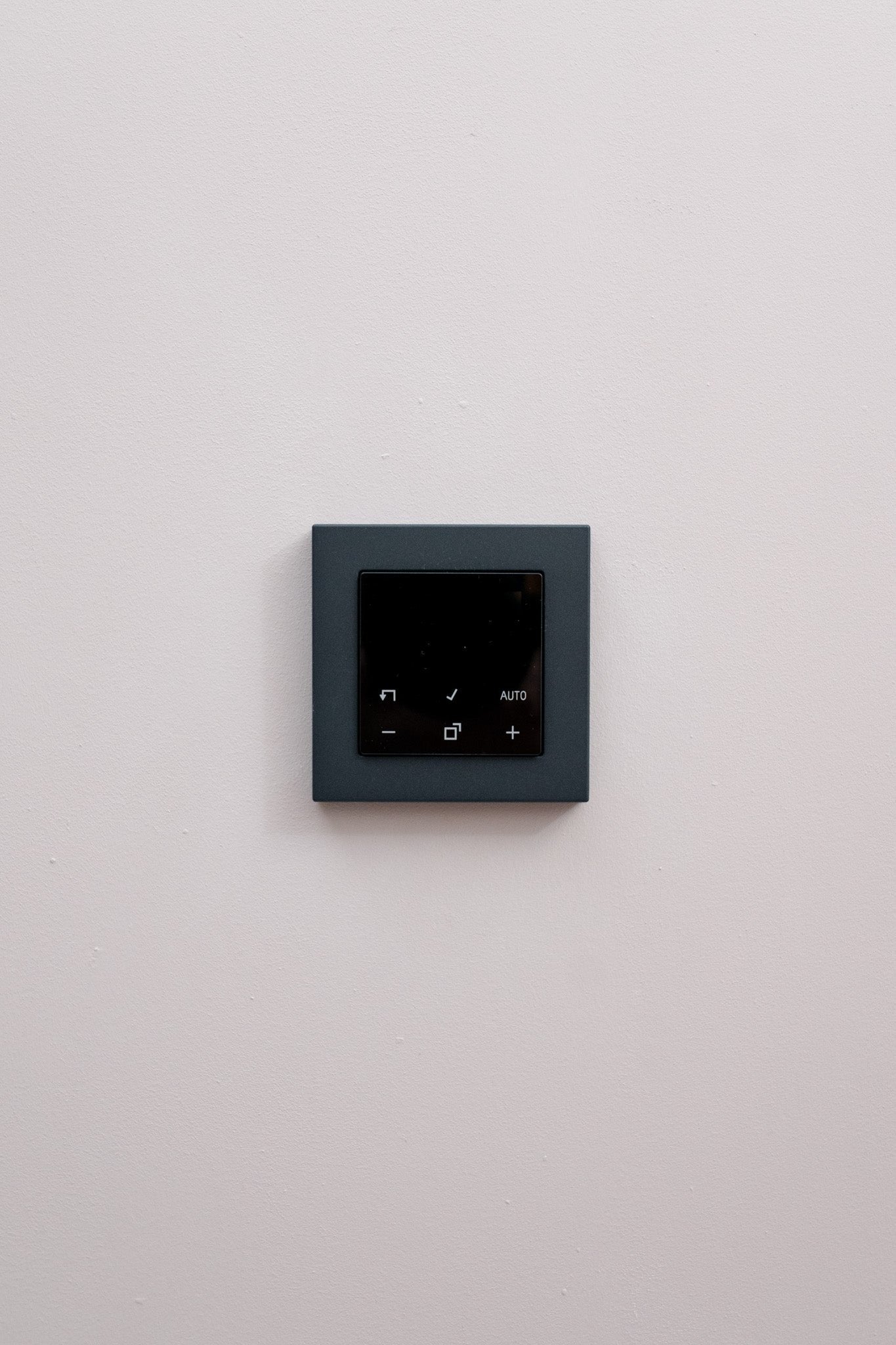 RTF-Digital-JUNG-Anthrazit-Matt-A550, Uncategorized, Anders Smart
