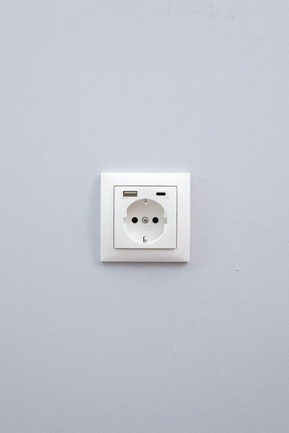 Berker-Polarweiß-Glänzend-S.1-Komfort, Uncategorized, Anders Smart