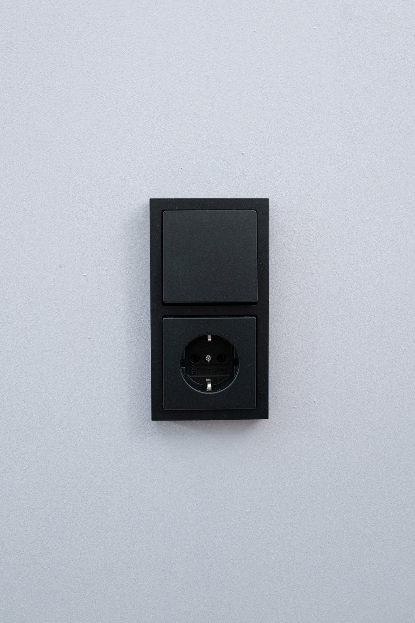 Busch Jaeger-Schwarz-Matt-Future Linear-Standard, Uncategorized, Anders Smart