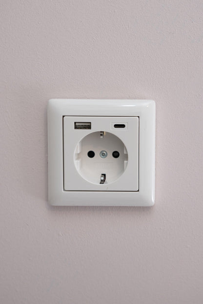 Gira-Weiß-Glänzend-S55-Komfort, Uncategorized, Anders Smart