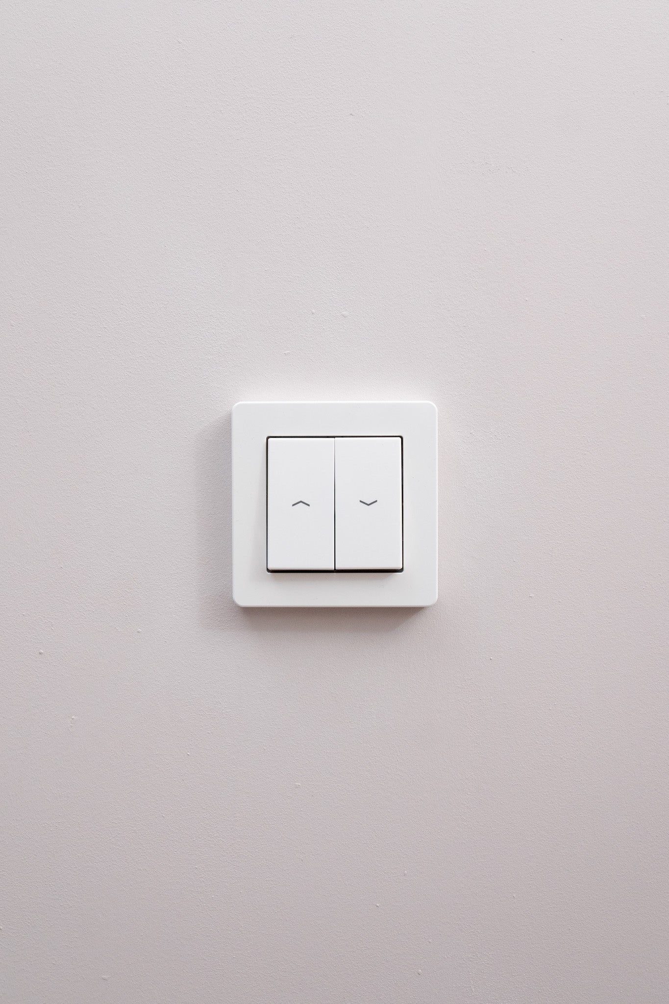 Jalousie-Analog-JUNG-Weiß-Glänzend-A Flow, Uncategorized, Anders Smart