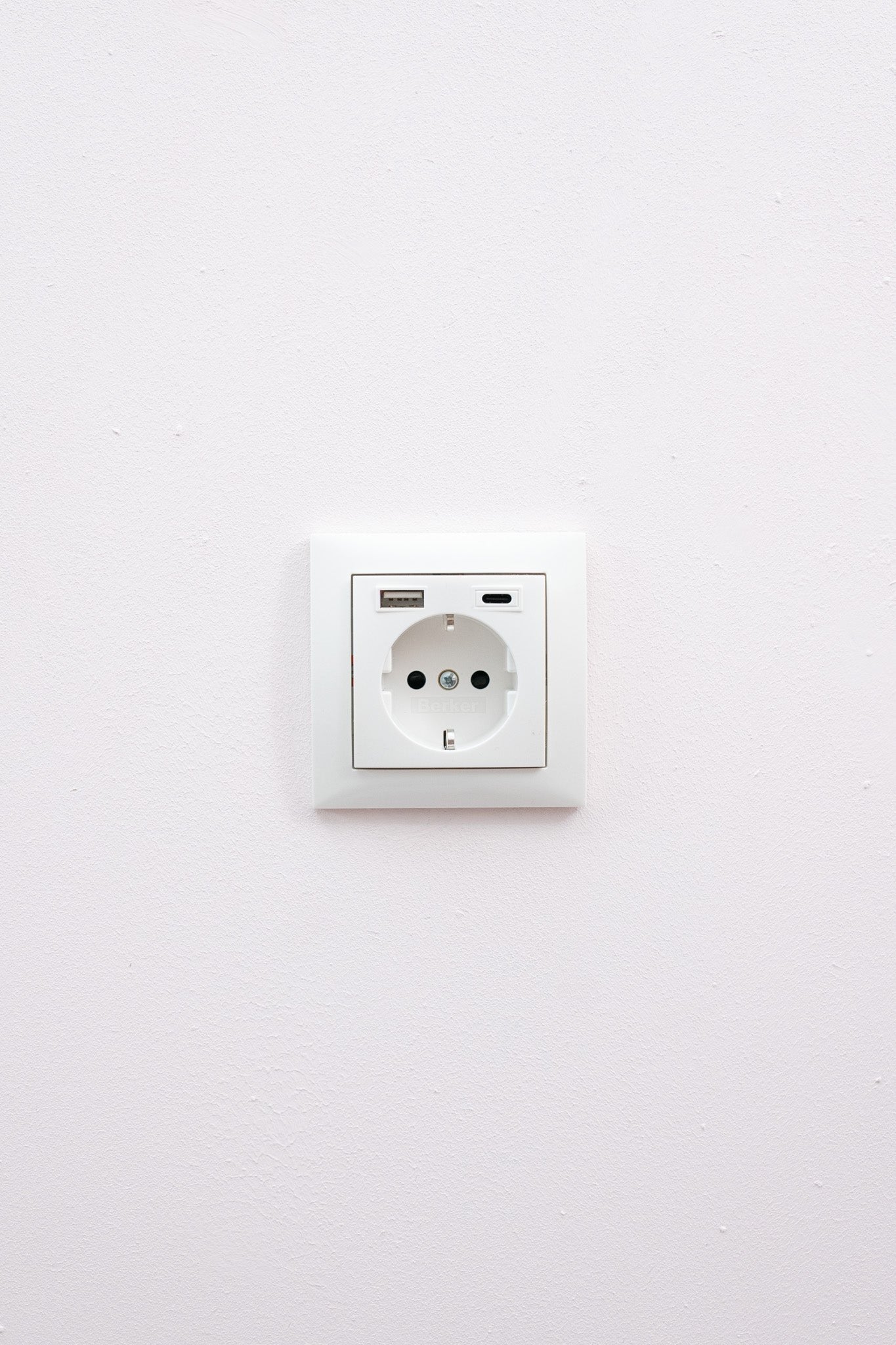 Berker-Polarweiß-Glänzend-S.1-Komfort, Uncategorized, Anders Smart