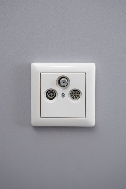Gira-Weiß-Glänzend-S55-Komfort, Uncategorized, Anders Smart