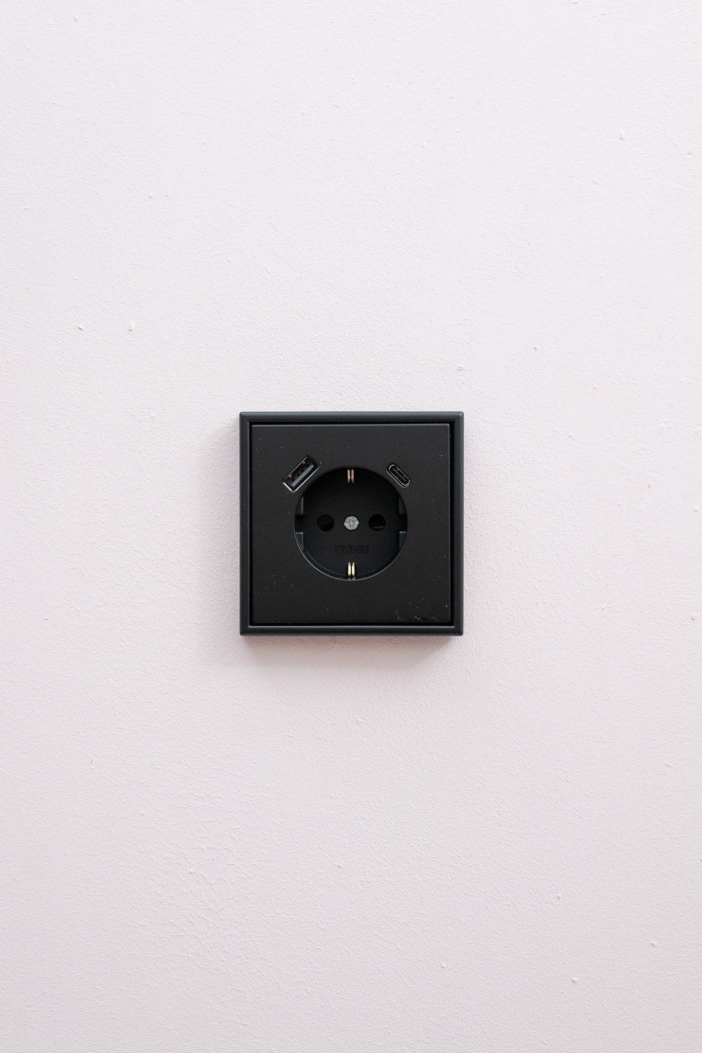 JUNG-Schwarz-Matt-LS-Komfort, Uncategorized, Anders Smart