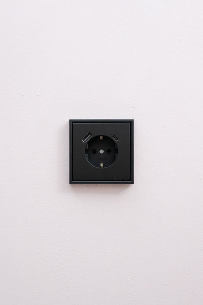 JUNG-Schwarz-Matt-LS-Komfort, Uncategorized, Anders Smart