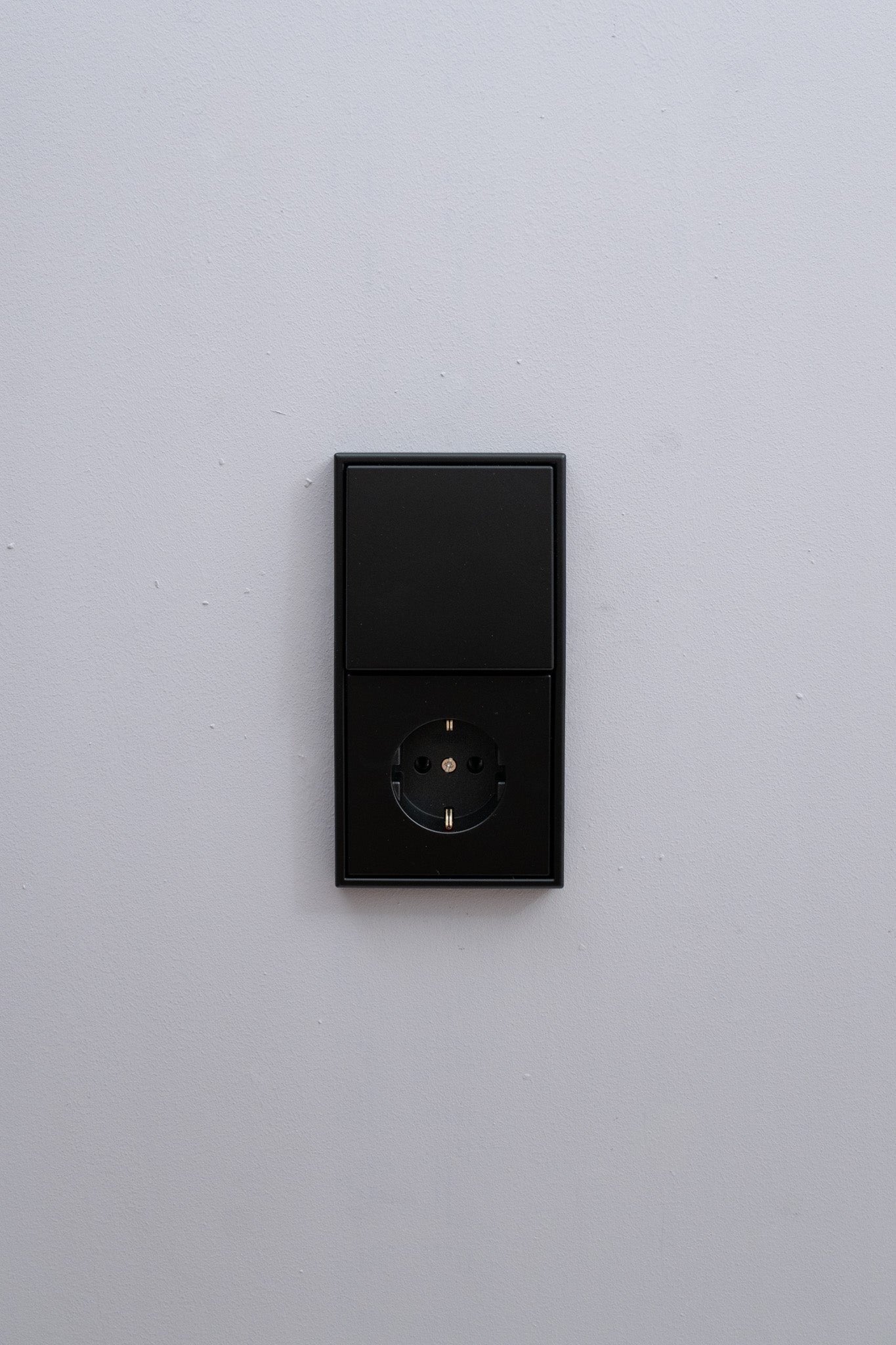 JUNG-Schwarz-Matt-LS-Standard, Uncategorized, Anders Smart