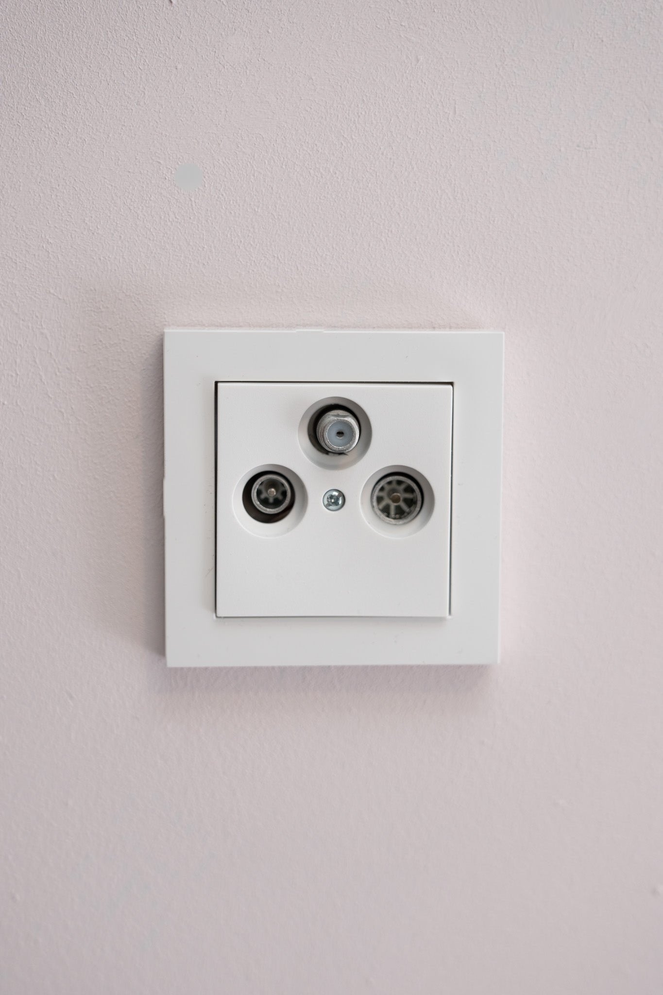 Gira-Weiß-Glänzend-E2-Standard, Uncategorized, Anders Smart
