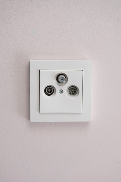 Gira-Weiß-Glänzend-E2-Standard, Uncategorized, Anders Smart