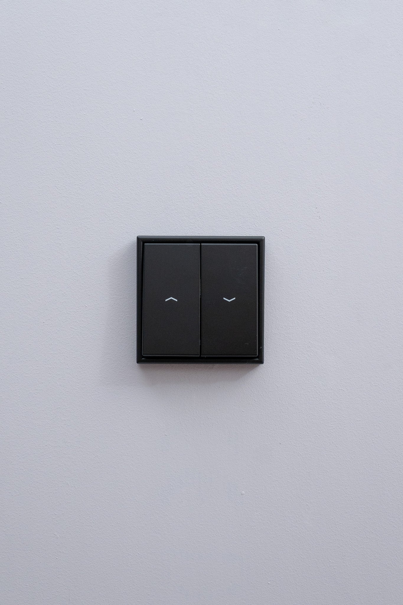 Jalousie-Analog-JUNG-Schwarz-Matt-LS, Uncategorized, Anders Smart