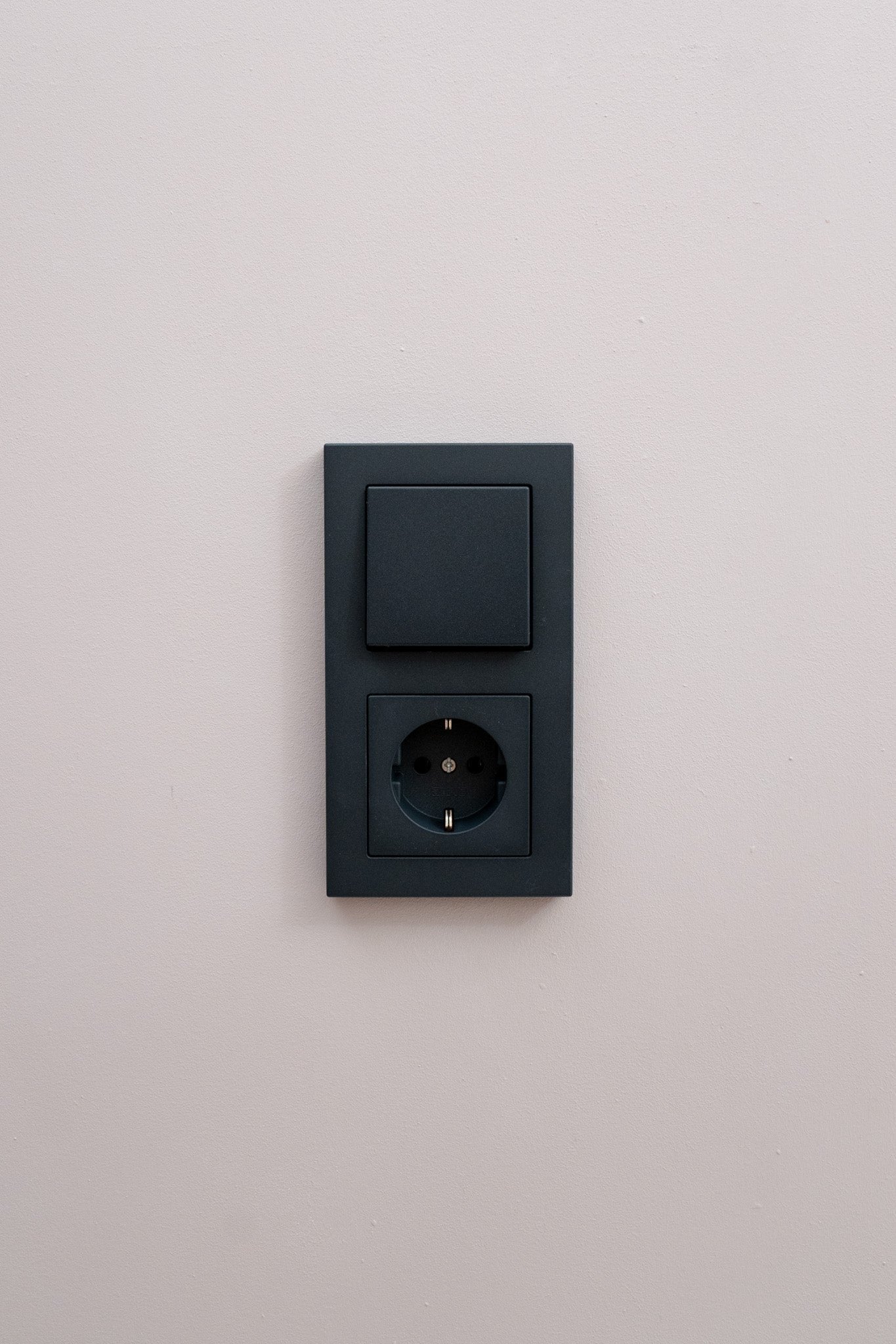 JUNG-Anthrazit-Matt-A550-Komfort, Uncategorized, Anders Smart