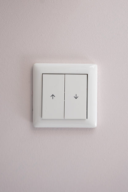 Jalousie-Gira-Reinweiß-Glänzend-S55, Uncategorized, Anders Smart