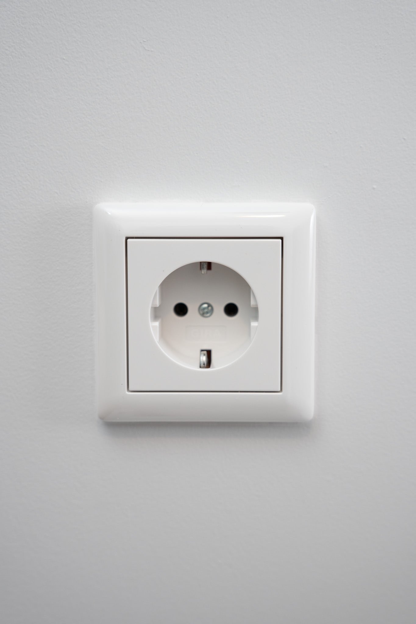 Gira-Weiß-Glänzend-S55-Standard, Uncategorized, Anders Smart