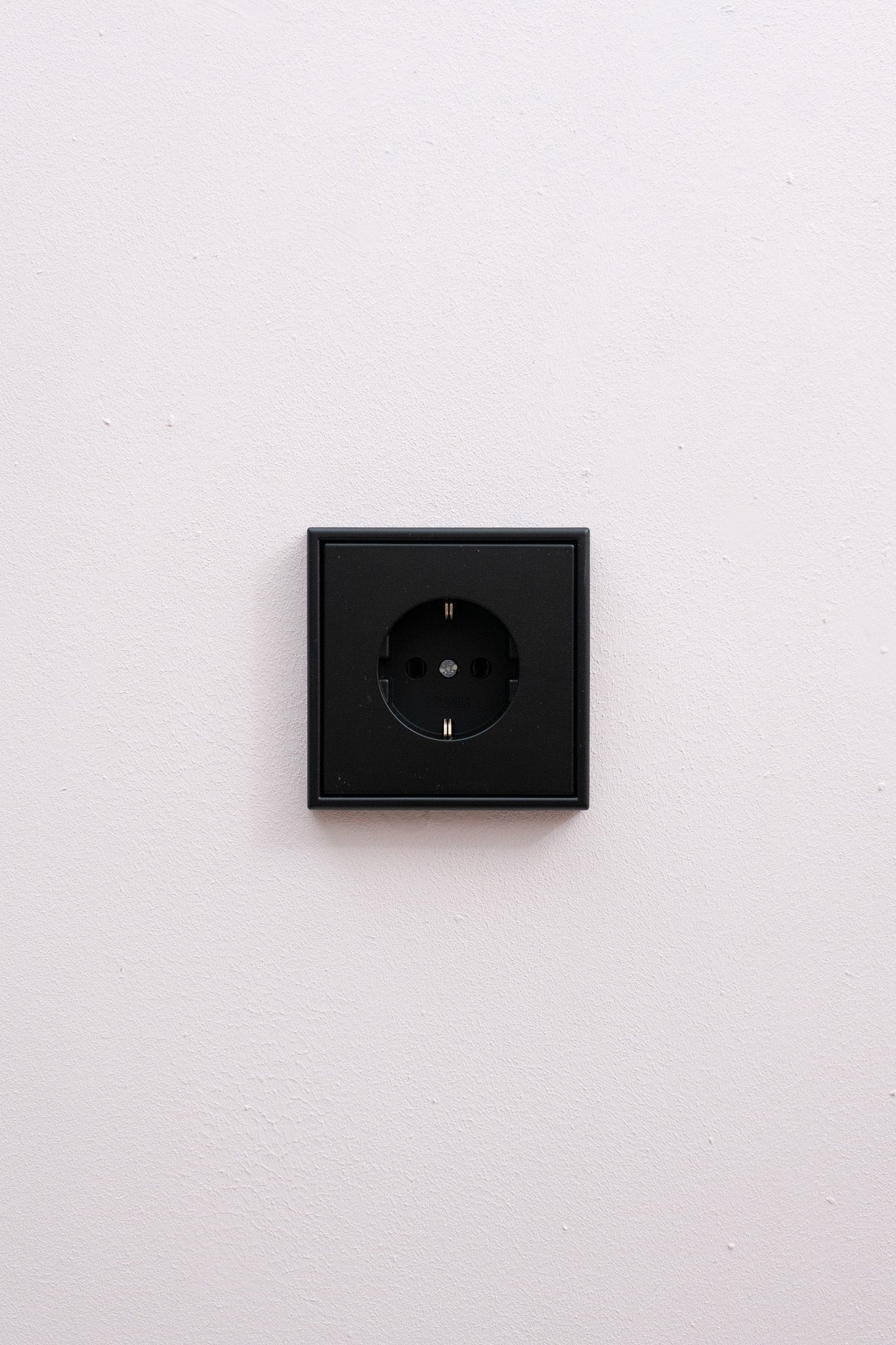 JUNG-Schwarz-Matt-LS-Komfort, Uncategorized, Anders Smart