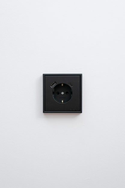 JUNG-Schwarz-Matt-LS-Komfort, Uncategorized, Anders Smart
